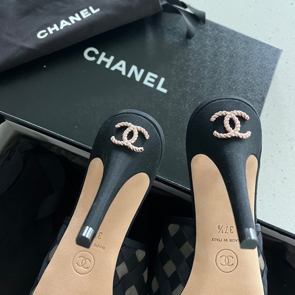 Authentic Chanel heels - Picture 1 of 11